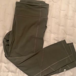 Lulu Lemon cropped Leggings